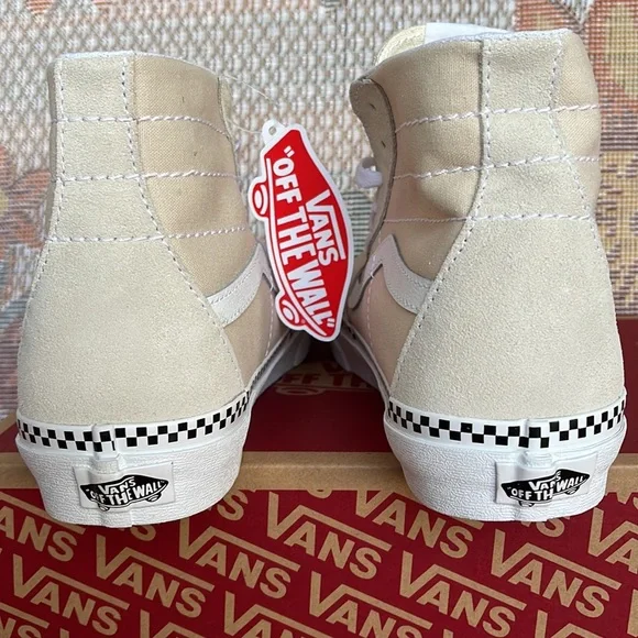 Vans Men’s Sk8-Hi Tapered
Checkerboard Foxing Turtl
VN0A4U16DJR
Men’s sneakers - Picture 14 of 16